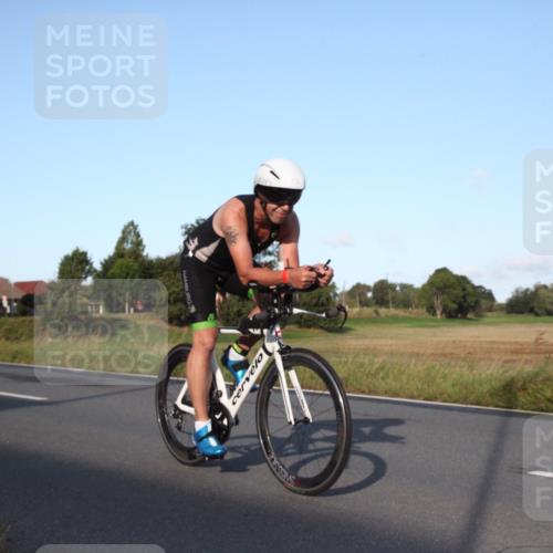 25.08.2024 - Elbe Triathlon Hamburg Fuchs,  Jonas http://msf.ph/oto/6826901 25.08.2024 09:03:44 Radfahren 156, 229, 107 meine-sportfotos.de