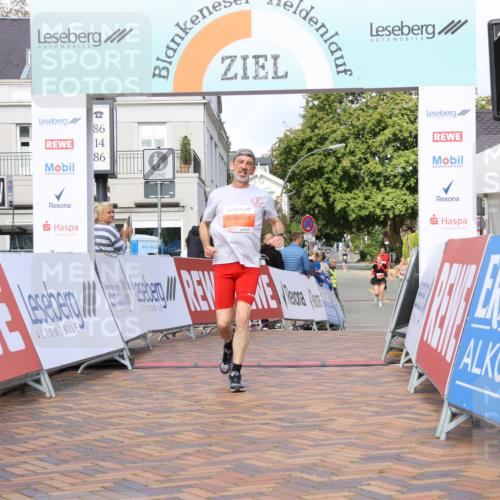 25.08.2024 - 20. Blankeneser Heldenlauf Strokosch-Dieckow http://msf.ph/oto/6826913 25.08.2024 09:55:24 Ziel 107 meine-sportfotos.de