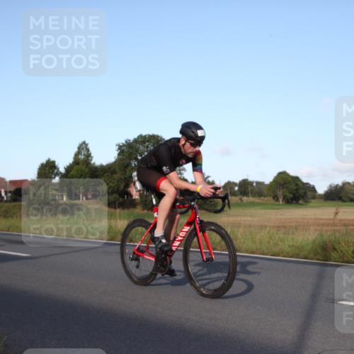 25.08.2024 - Elbe Triathlon Hamburg Fuchs,  Jonas http://msf.ph/oto/6826919 25.08.2024 09:04:06 Radfahren 93, 53, 128, 106 meine-sportfotos.de