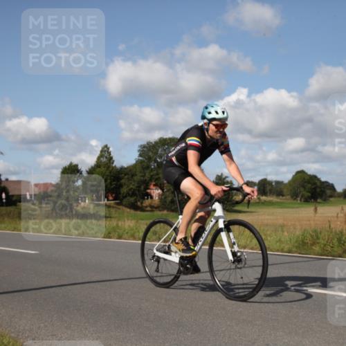 25.08.2024 - Elbe Triathlon Hamburg Fuchs,  Jonas http://msf.ph/oto/6826927 25.08.2024 10:57:06 Radfahren 1580, 1424, 768, 1411, 1413, 781, 687 meine-sportfotos.de