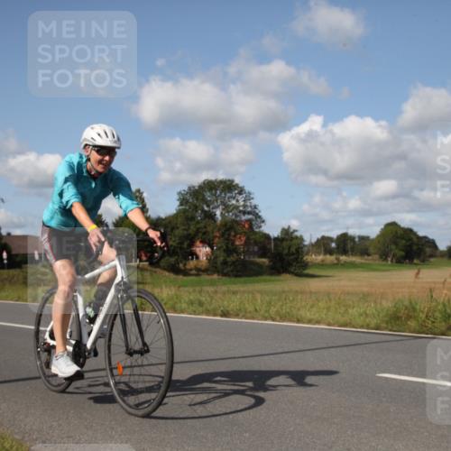 25.08.2024 - Elbe Triathlon Hamburg Fuchs,  Jonas http://msf.ph/oto/6826931 25.08.2024 10:57:03 Radfahren 712, 1524, 1580, 1424, 768, 1411, 1413 meine-sportfotos.de