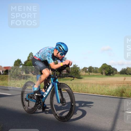 25.08.2024 - Elbe Triathlon Hamburg Fuchs,  Jonas http://msf.ph/oto/6826938 25.08.2024 09:05:18 Radfahren 71 meine-sportfotos.de