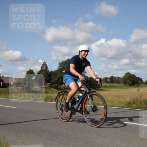 25.08.2024 - Elbe Triathlon Hamburg Fuchs,  Jonas http://msf.ph/oto/6826940 25.08.2024 10:56:57 Radfahren 1567, 712, 1524, 1580 meine-sportfotos.de