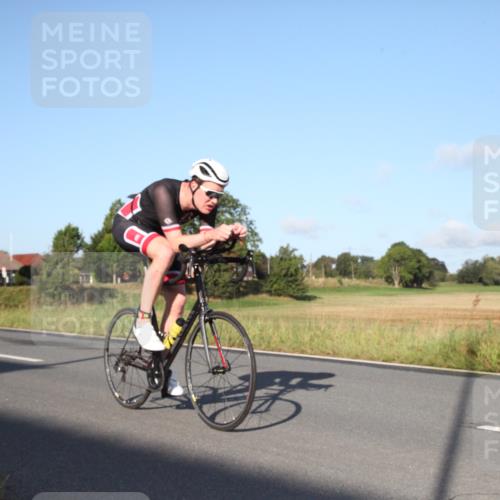 25.08.2024 - Elbe Triathlon Hamburg Fuchs,  Jonas http://msf.ph/oto/6826983 25.08.2024 09:06:39 Radfahren 40, 62, 172 meine-sportfotos.de