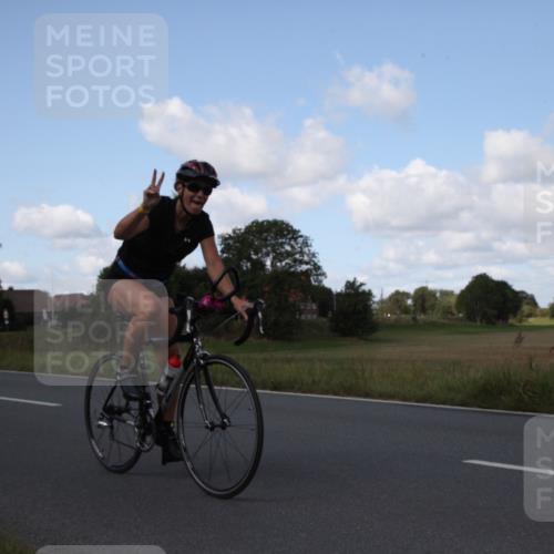 25.08.2024 - Elbe Triathlon Hamburg Fuchs,  Jonas http://msf.ph/oto/6827013 25.08.2024 10:56:00 Radfahren 1489, 1561, 1718 meine-sportfotos.de