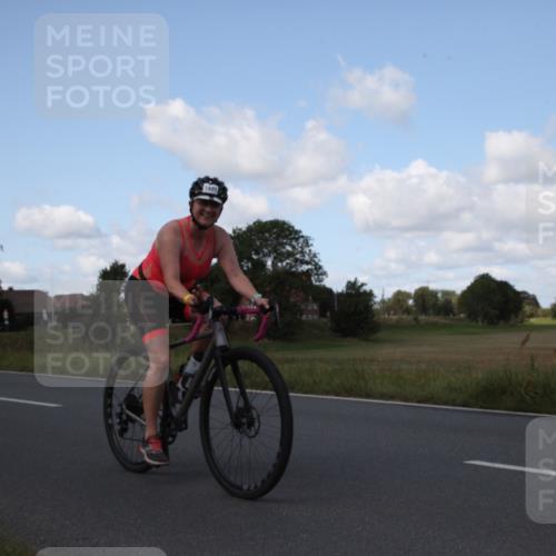 25.08.2024 - Elbe Triathlon Hamburg Fuchs,  Jonas http://msf.ph/oto/6827015 25.08.2024 10:55:57 Radfahren 1528, 1489, 1561, 1718 meine-sportfotos.de