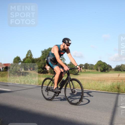 25.08.2024 - Elbe Triathlon Hamburg Fuchs,  Jonas http://msf.ph/oto/6827028 25.08.2024 09:07:25 Radfahren 190, 48, 308, 203, 100, 298, 159 meine-sportfotos.de
