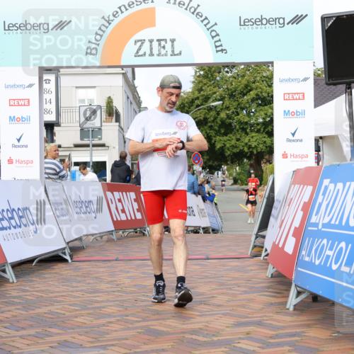 25.08.2024 - 20. Blankeneser Heldenlauf Strokosch-Dieckow http://msf.ph/oto/6827075 25.08.2024 09:55:25 Ziel 107 meine-sportfotos.de