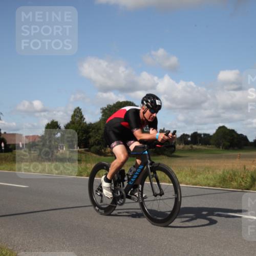25.08.2024 - Elbe Triathlon Hamburg Fuchs,  Jonas http://msf.ph/oto/6827088 25.08.2024 10:55:02 Radfahren 1428, 1456, 1590, 1595 meine-sportfotos.de