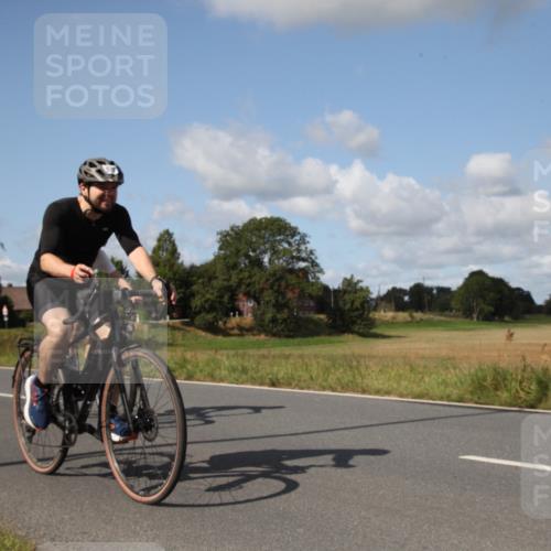 25.08.2024 - Elbe Triathlon Hamburg Fuchs,  Jonas http://msf.ph/oto/6827097 25.08.2024 10:54:55 Radfahren 1510, 1550, 504, 1493, 579, 564, 1428, 1456 meine-sportfotos.de