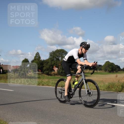 25.08.2024 - Elbe Triathlon Hamburg Fuchs,  Jonas http://msf.ph/oto/6827117 25.08.2024 10:54:44 Radfahren 1533, 1486, 1545, 1563, 783, 1510 meine-sportfotos.de