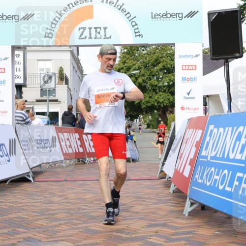 25.08.2024 - 20. Blankeneser Heldenlauf Strokosch-Dieckow http://msf.ph/oto/6827165 25.08.2024 09:55:26 Ziel 107 meine-sportfotos.de