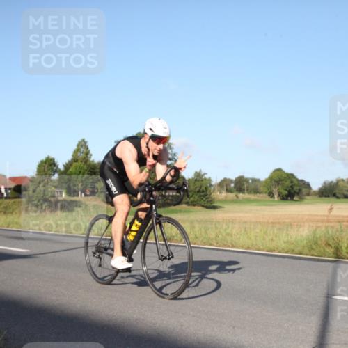 25.08.2024 - Elbe Triathlon Hamburg Fuchs,  Jonas http://msf.ph/oto/6827223 25.08.2024 09:09:19 Radfahren 105, 142, 261, 121, 141, 46, 303 meine-sportfotos.de
