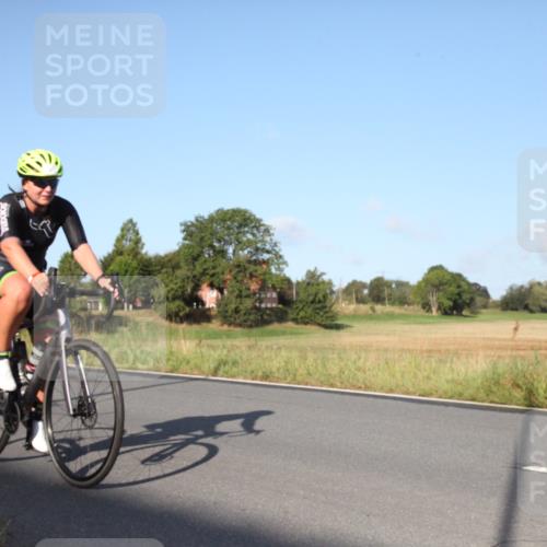25.08.2024 - Elbe Triathlon Hamburg Fuchs,  Jonas http://msf.ph/oto/6827232 25.08.2024 09:09:22 Radfahren 261, 121, 141, 46, 303 meine-sportfotos.de