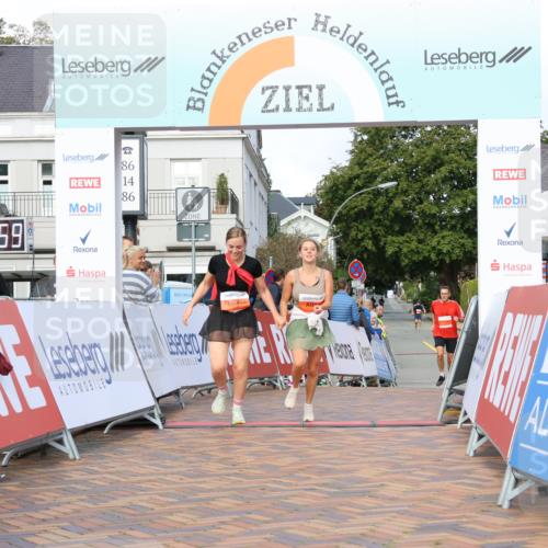 25.08.2024 - 20. Blankeneser Heldenlauf Strokosch-Dieckow http://msf.ph/oto/6827267 25.08.2024 09:55:33 Ziel 258, 259 meine-sportfotos.de