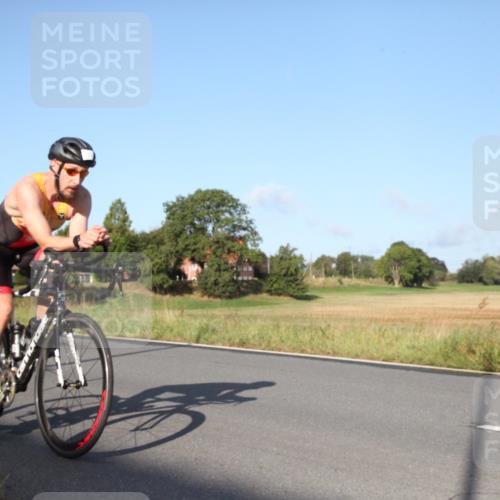25.08.2024 - Elbe Triathlon Hamburg Fuchs,  Jonas http://msf.ph/oto/6827268 25.08.2024 09:10:01 Radfahren 45, 76, 202, 95, 166 meine-sportfotos.de