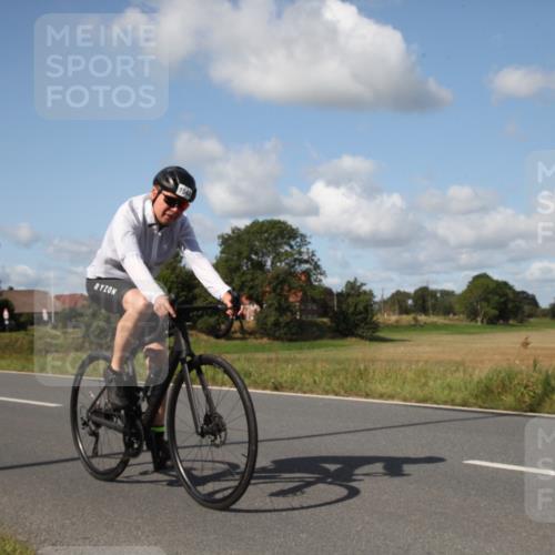 25.08.2024 - Elbe Triathlon Hamburg Fuchs,  Jonas http://msf.ph/oto/6827278 25.08.2024 10:53:29 Radfahren 1572, 1579, 1475, 1573, 1544, 1591, 1435 meine-sportfotos.de