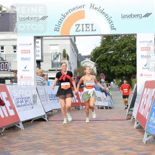 25.08.2024 - 20. Blankeneser Heldenlauf Strokosch-Dieckow http://msf.ph/oto/6827282 25.08.2024 09:55:33 Ziel 258, 259 meine-sportfotos.de