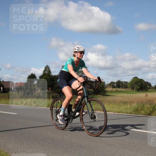 25.08.2024 - Elbe Triathlon Hamburg Fuchs,  Jonas http://msf.ph/oto/6827300 25.08.2024 10:53:13 Radfahren 1549, 1479 meine-sportfotos.de