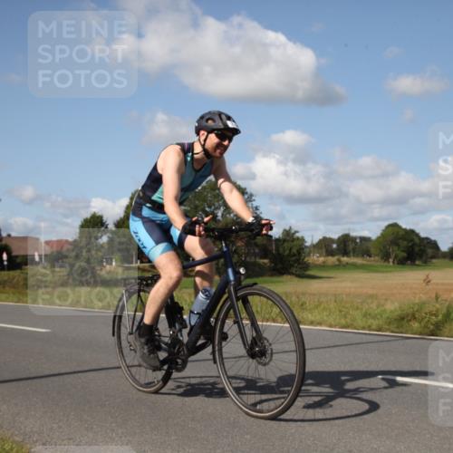 25.08.2024 - Elbe Triathlon Hamburg Fuchs,  Jonas http://msf.ph/oto/6827308 25.08.2024 10:53:02 Radfahren 705, 1549 meine-sportfotos.de