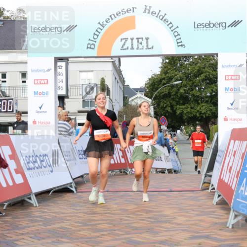25.08.2024 - 20. Blankeneser Heldenlauf Strokosch-Dieckow http://msf.ph/oto/6827313 25.08.2024 09:55:33 Ziel 258, 259 meine-sportfotos.de