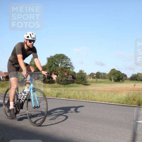 25.08.2024 - Elbe Triathlon Hamburg Fuchs,  Jonas http://msf.ph/oto/6827315 25.08.2024 09:10:40 Radfahren 94, 222, 309, 122, 74 meine-sportfotos.de