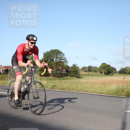 25.08.2024 - Elbe Triathlon Hamburg Fuchs,  Jonas http://msf.ph/oto/6827335 25.08.2024 09:10:52 Radfahren 74, 230, 77, 238, 97 meine-sportfotos.de