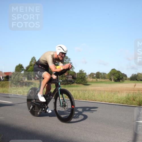 25.08.2024 - Elbe Triathlon Hamburg Fuchs,  Jonas http://msf.ph/oto/6827342 25.08.2024 09:10:59 Radfahren 238, 97, 284, 210 meine-sportfotos.de