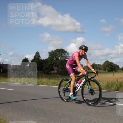 25.08.2024 - Elbe Triathlon Hamburg Fuchs,  Jonas http://msf.ph/oto/6827379 25.08.2024 10:52:21 Radfahren 1571, 1581, 755 meine-sportfotos.de