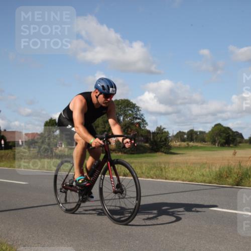 25.08.2024 - Elbe Triathlon Hamburg Fuchs,  Jonas http://msf.ph/oto/6827427 25.08.2024 10:51:46 Radfahren 1522, 756, 1564, 1505, 606, 1587, 735, 518 meine-sportfotos.de