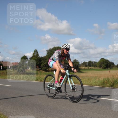 25.08.2024 - Elbe Triathlon Hamburg Fuchs,  Jonas http://msf.ph/oto/6827435 25.08.2024 10:51:40 Radfahren 683, 1577, 1474, 1522, 756 meine-sportfotos.de
