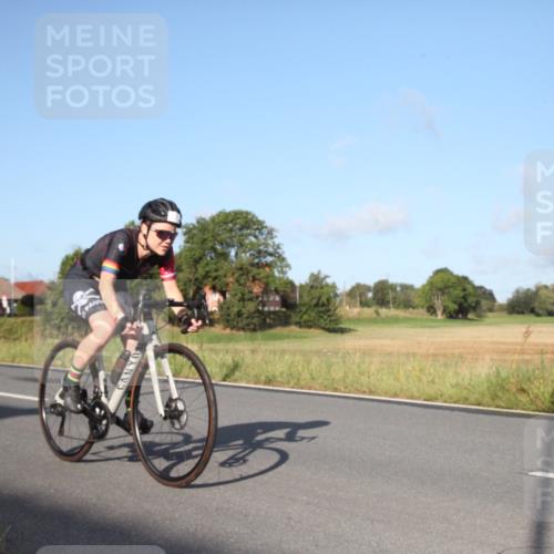 25.08.2024 - Elbe Triathlon Hamburg Fuchs,  Jonas http://msf.ph/oto/6827456 25.08.2024 09:12:29 Radfahren 152, 215, 150, 165, 233, 54 meine-sportfotos.de
