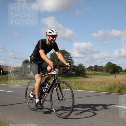 25.08.2024 - Elbe Triathlon Hamburg Fuchs,  Jonas http://msf.ph/oto/6827480 25.08.2024 10:50:58 Radfahren 731, 703, 1548 meine-sportfotos.de