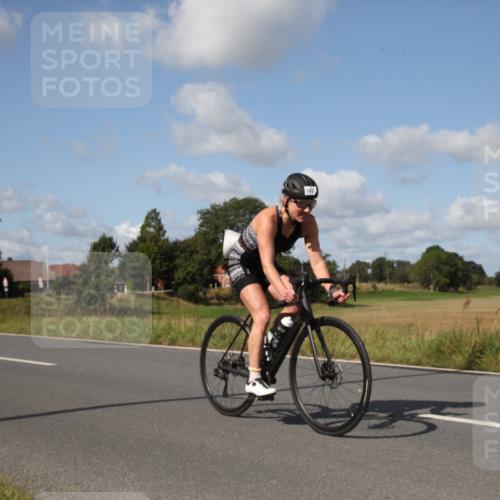 25.08.2024 - Elbe Triathlon Hamburg Fuchs,  Jonas http://msf.ph/oto/6827510 25.08.2024 10:50:33 Radfahren 1516, 708, 1526, 480 meine-sportfotos.de