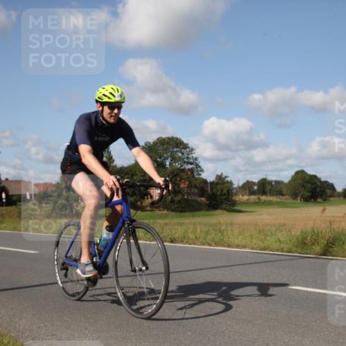 25.08.2024 - Elbe Triathlon Hamburg Fuchs,  Jonas http://msf.ph/oto/6827513 25.08.2024 10:50:31 Radfahren 1516, 708, 1526, 480 meine-sportfotos.de