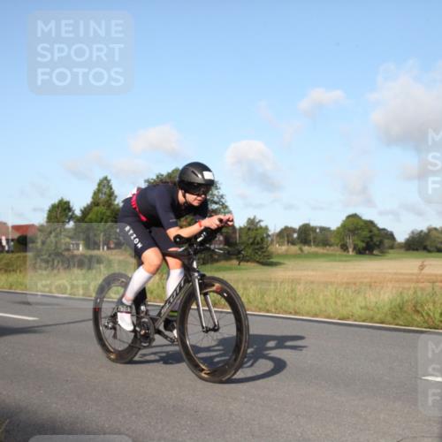 25.08.2024 - Elbe Triathlon Hamburg Fuchs,  Jonas http://msf.ph/oto/6827603 25.08.2024 09:15:22 Radfahren 442, 111, 146 meine-sportfotos.de
