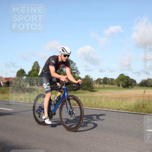 25.08.2024 - Elbe Triathlon Hamburg Fuchs,  Jonas http://msf.ph/oto/6827616 25.08.2024 09:15:39 Radfahren 70, 88, 126 meine-sportfotos.de