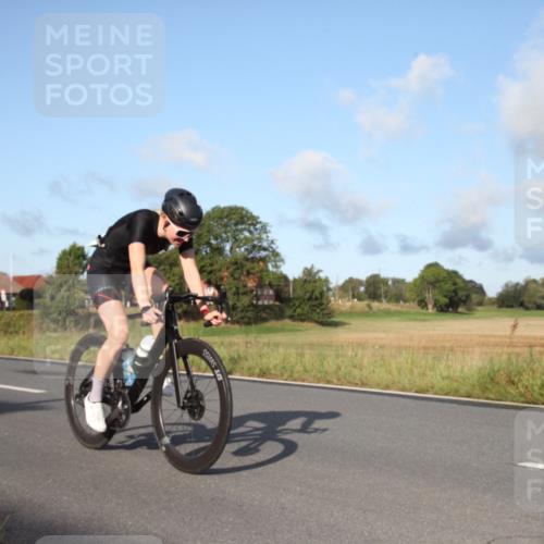 25.08.2024 - Elbe Triathlon Hamburg Fuchs,  Jonas http://msf.ph/oto/6827634 25.08.2024 09:16:03 Radfahren 68, 133, 144, 249, 359 meine-sportfotos.de