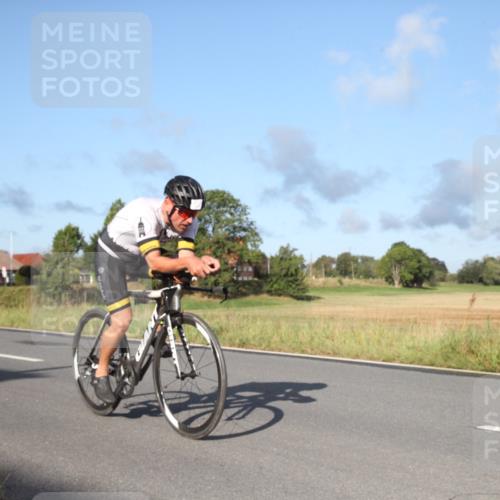 25.08.2024 - Elbe Triathlon Hamburg Fuchs,  Jonas http://msf.ph/oto/6827663 25.08.2024 09:16:29 Radfahren 67, 330, 101, 72, 127, 118, 254 meine-sportfotos.de