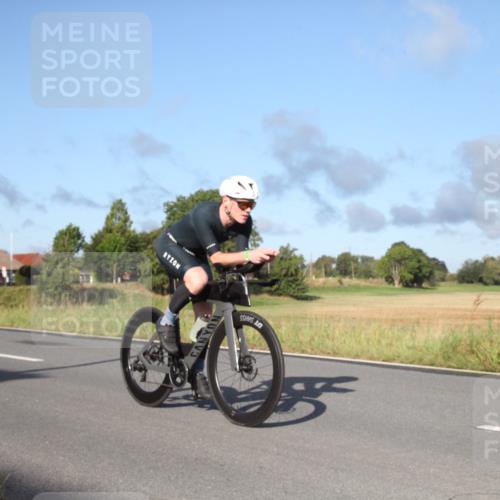 25.08.2024 - Elbe Triathlon Hamburg Fuchs,  Jonas http://msf.ph/oto/6827689 25.08.2024 09:16:59 Radfahren 106, 108, 277, 59 meine-sportfotos.de