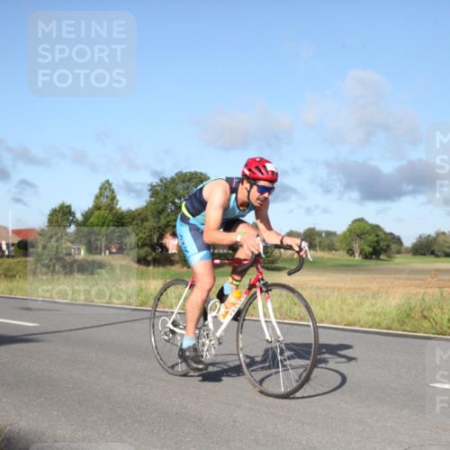 25.08.2024 - Elbe Triathlon Hamburg Fuchs,  Jonas http://msf.ph/oto/6827740 25.08.2024 09:18:22 Radfahren 325 meine-sportfotos.de