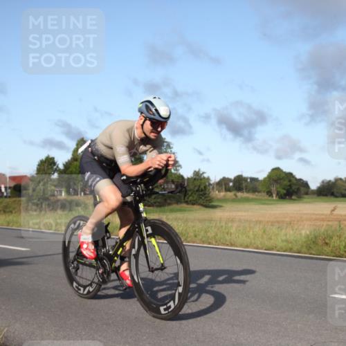 25.08.2024 - Elbe Triathlon Hamburg Fuchs,  Jonas http://msf.ph/oto/6827851 25.08.2024 09:20:56 Radfahren 100, 203, 1850, 89, 399 meine-sportfotos.de