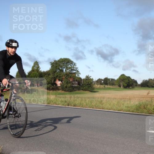 25.08.2024 - Elbe Triathlon Hamburg Fuchs,  Jonas http://msf.ph/oto/6827856 25.08.2024 09:20:59 Radfahren 100, 203, 1850, 89, 399, 267, 79 meine-sportfotos.de