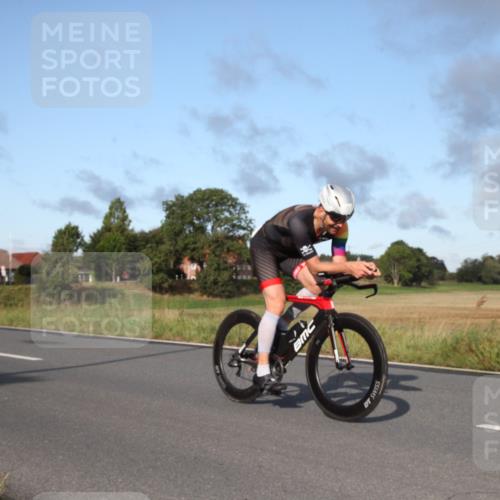 25.08.2024 - Elbe Triathlon Hamburg Fuchs,  Jonas http://msf.ph/oto/6827858 25.08.2024 09:21:00 Radfahren 100, 203, 1850, 89, 399, 267, 79 meine-sportfotos.de