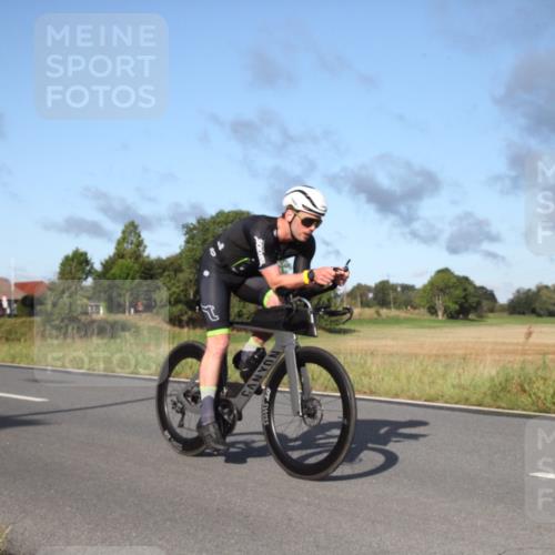 25.08.2024 - Elbe Triathlon Hamburg Fuchs,  Jonas http://msf.ph/oto/6827869 25.08.2024 09:21:09 Radfahren 267, 79, 39, 81, 300 meine-sportfotos.de