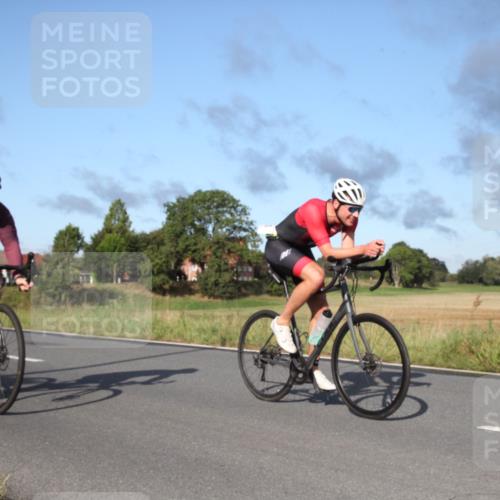25.08.2024 - Elbe Triathlon Hamburg Fuchs,  Jonas http://msf.ph/oto/6827871 25.08.2024 09:21:11 Radfahren 39, 81, 300 meine-sportfotos.de
