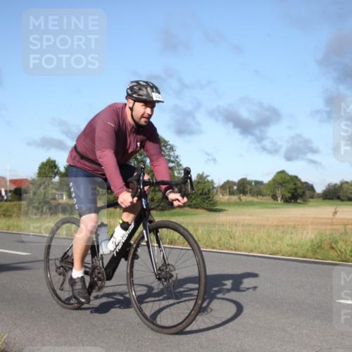 25.08.2024 - Elbe Triathlon Hamburg Fuchs,  Jonas http://msf.ph/oto/6827873 25.08.2024 09:21:12 Radfahren 39, 81, 300 meine-sportfotos.de