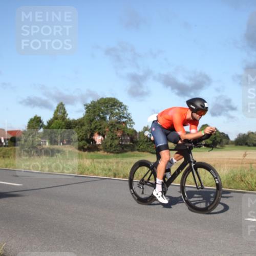 25.08.2024 - Elbe Triathlon Hamburg Fuchs,  Jonas http://msf.ph/oto/6827881 25.08.2024 09:21:25 Radfahren 246, 298, 311 meine-sportfotos.de