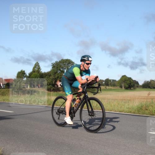 25.08.2024 - Elbe Triathlon Hamburg Fuchs,  Jonas http://msf.ph/oto/6827891 25.08.2024 09:21:42 Radfahren 197, 204, 42, 46, 92, 294, 34, 280, 190 meine-sportfotos.de