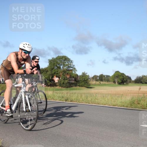 25.08.2024 - Elbe Triathlon Hamburg Fuchs,  Jonas http://msf.ph/oto/6827911 25.08.2024 09:21:57 Radfahren 84, 296, 93, 308 meine-sportfotos.de